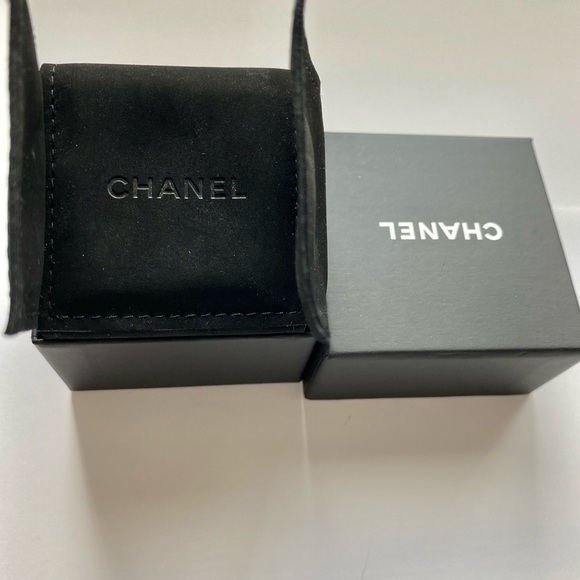 Chanel Earring Box - Picture 2 of 3